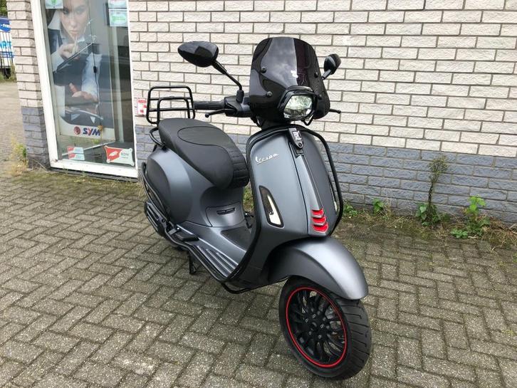 HERFSTKRAKERS:VESPA SPRINT S 45KM MAT GREY BJ2019 6000KM, Fietsen en Brommers, Brommers | Vespa, Gebruikt, Overige modellen, Klasse B (45 km/u)