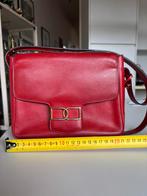 Delvaux schoudertas in uitstekende conditie. Oud model, Handtassen en Accessoires, Tassen | Damestassen, Ophalen, Gebruikt, Rood