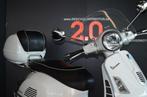 Piaggio Vespa 300 GTS met valbescherming & topkoffer, Motoren, Motoren | Piaggio, Scooter, 300 cc, Bedrijf, 1 cilinder