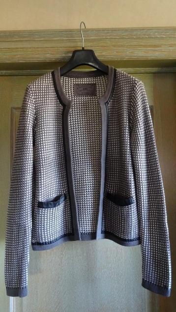 TRICOT VEST EDC beschikbaar voor biedingen