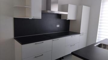 Moderne mat witte eilandkeuken – Incl. ETNA APR GEDEMONTEERD beschikbaar voor biedingen