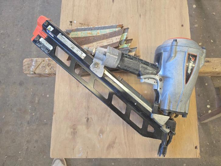 Verschillende Luchtdruk nagelpistolen, Doe-het-zelf en Bouw, Gereedschap | Handgereedschap, Gebruikt, Ophalen