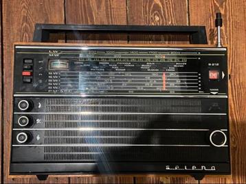 Sovjetradio/Selena B-212 Shortwave van de USSR beschikbaar voor biedingen