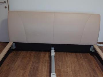 Lederen bed op maat besteld 180x200 in perfecte staat  beschikbaar voor biedingen