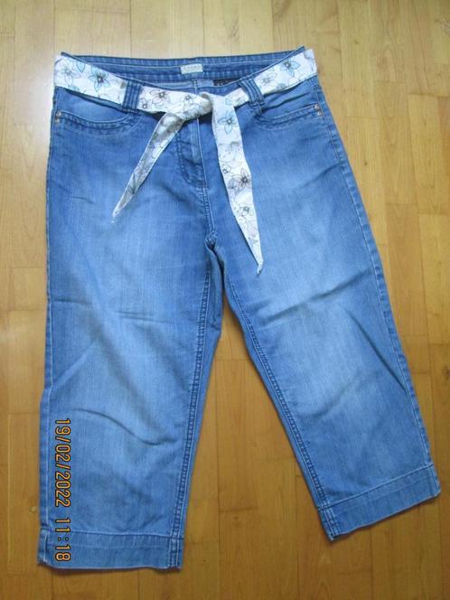 Pantalon 3/4 en Jeans « C&A » femmes taille basse, Taille 42, Vêtements | Femmes, Jeans, Comme neuf, W33 - W36 (confection 42/44)
