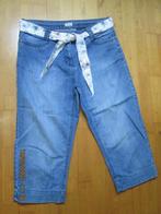 Pantalon 3/4 en Jeans « C&A » femmes taille basse, Taille 42, Kleding | Dames, Spijkerbroeken en Jeans, C&A, W33 - W36 (confectie 42/44)
