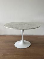 Ronde Tulip tafel Carrara marmeren blad, Huis en Inrichting, Tafels | Eettafels, Ophalen, Zo goed als nieuw