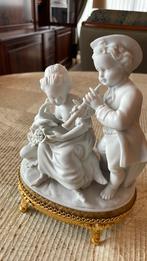 Bisque porseleinen beeldje van m&j met gouden voetjes, Antiek en Kunst, Ophalen