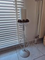 Landelijke voet kandelaar, Enlèvement