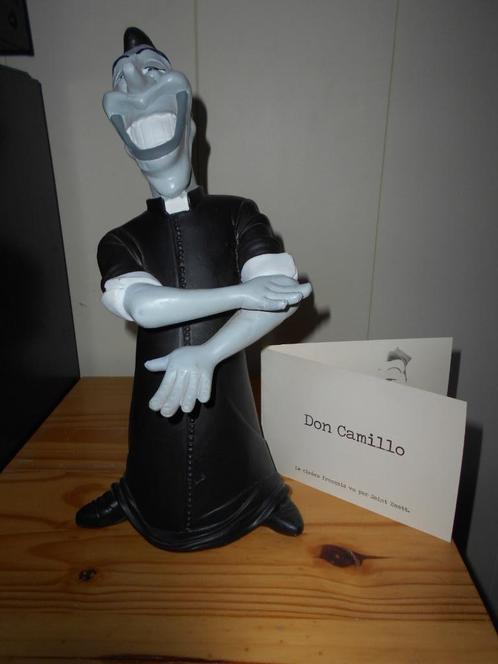 fernandel: figurine don camillo (signée St-Emett+certificat), Collections, Statues & Figurines, Comme neuf, Humain, Enlèvement