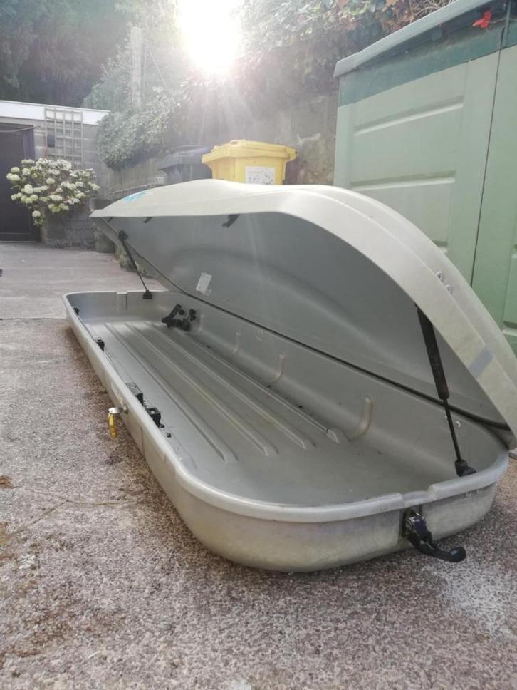 Dakkoffer +2 stangen 2x4 voet 4x4 bevestigingen Thule, Auto diversen, Dakkoffers, Gebruikt, Ophalen
