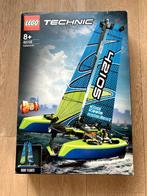 Lego Technic 42105 Catamaran, Ophalen of Verzenden, Zo goed als nieuw, Complete set, Lego