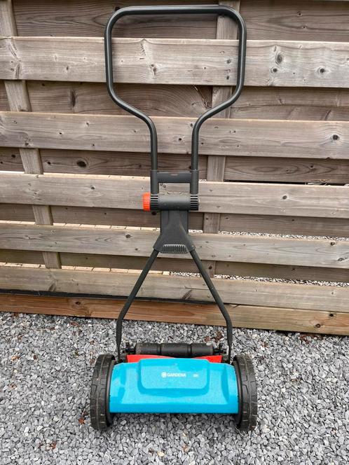 Gardena 330 handgrasmaaier, Tuin en Terras, Grasmaaiers, Zo goed als nieuw, Handgrasmaaier, Ophalen