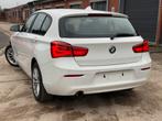 BMW 1 SERIE ✅116i BENZINE AIRCO CARPLAY GARANTIE 1 JAAR, Auto's, Parkeersensor, 1350 kg, Wit, 5 deurs