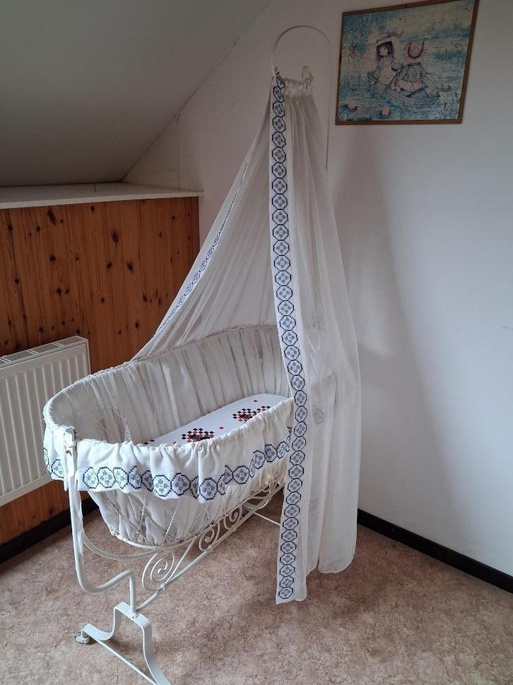 ANCIEN BERCEAU, Kinderen en Baby's, Babywiegjes en Ledikanten, Zo goed als nieuw, Wieg, Ophalen