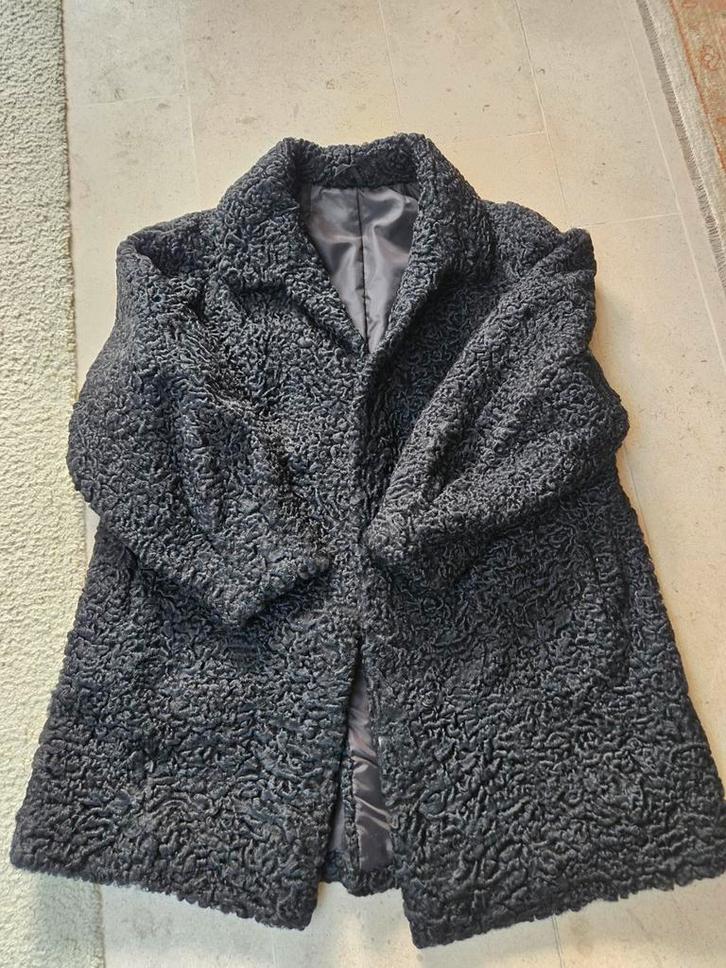 Astrakan jas, halflang, maatwerk, perfecte staat, Kleding | Dames, Jassen | Winter, Zo goed als nieuw, Maat 38/40 (M), Zwart, Ophalen of Verzenden
