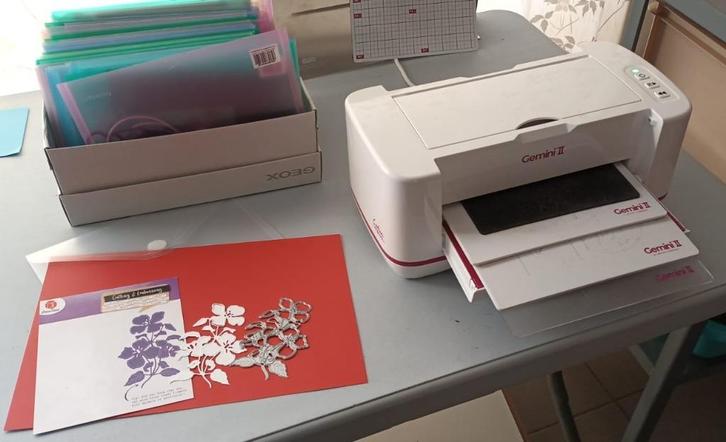 Snij- en embossingmachine van merk GEMINI, Hobby en Vrije tijd, Kaarten | Zelf maken, Zo goed als nieuw, Overige typen, Overige thema's