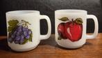 Vintage 'Glasbake' mokken met fruitmotief, Antiek en Kunst, Ophalen of Verzenden
