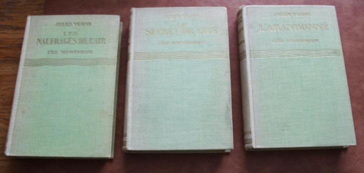 Set 3 boeken L'Ile mystérieuse Jules Verne 1930 zr mooie st., Antiek en Kunst, Antiek | Boeken en Manuscripten, Ophalen of Verzenden