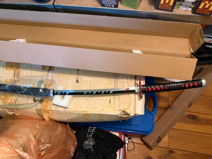 Anime Katana’s (niet scherp + metaal), Verzamelen, Film en Tv, Nieuw, Beeldje, Replica of Model, Ophalen