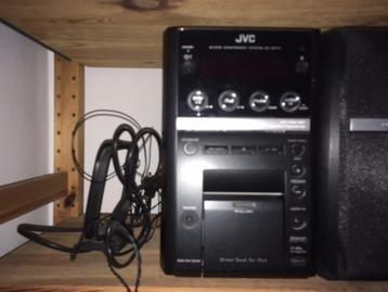 Radio lecteur cd et deux enceintes JVC beschikbaar voor biedingen