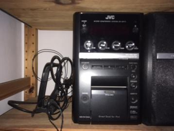 Radio lecteur cd et deux enceintes JVC disponible aux enchères