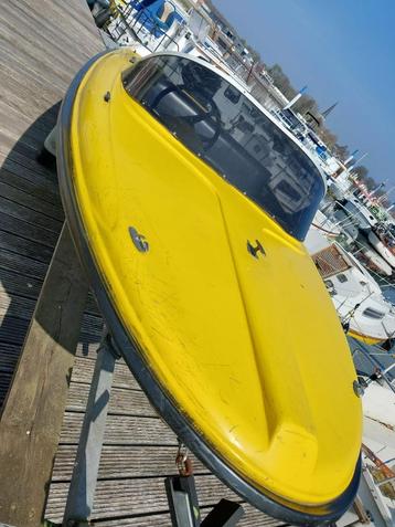 Zeer leuk varend speedbootje met 4pk mercury met trailer beschikbaar voor biedingen
