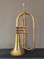 Un vieux clairon dans un étui Yamaha., Musique & Instruments, Envoi