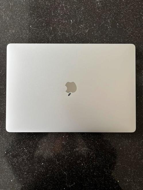 Macbook Pro 2017 15 inch Touchbar 16gb ram 256gb space grey, Computers en Software, Apple Macbooks, Gebruikt, MacBook, 15 inch