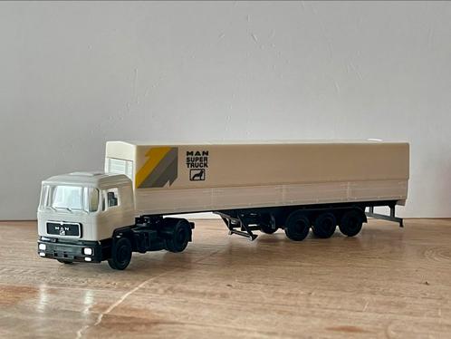 Herpa MAN F90 demo huifoplegger 1:87, Hobby en Vrije tijd, Modelauto's | 1:87, Zo goed als nieuw, Bus of Vrachtwagen, Herpa, Ophalen of Verzenden