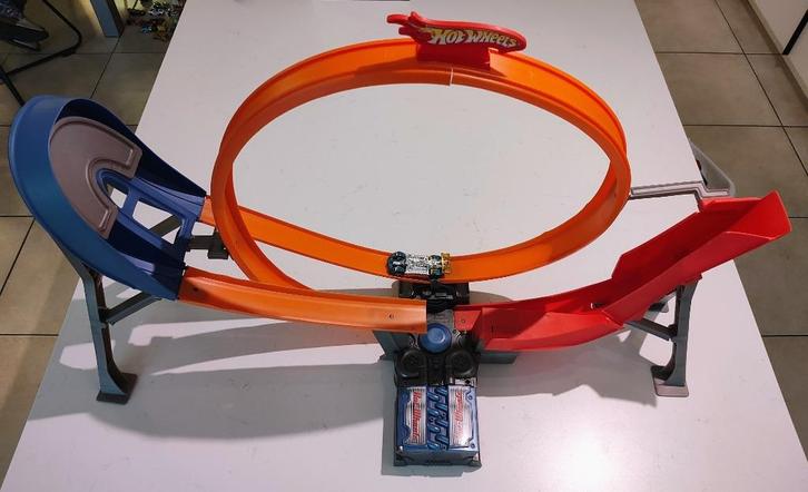 Hot Wheels Looping Racebaan + Auto’s, Kinderen en Baby's, Speelgoed | Racebanen, Gebruikt, Racebaan, Handmatig, Hot Wheels, Ophalen of Verzenden