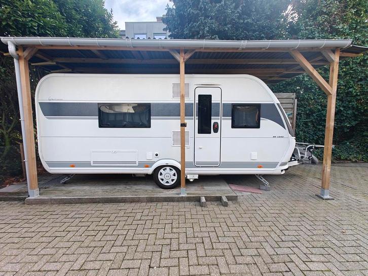 Caravan Hobby De Luxe 495 WFB BJ 2024 + voortent en luifel, Caravans en Kamperen, Caravans, Particulier, Hobby, Douche, Koelkast