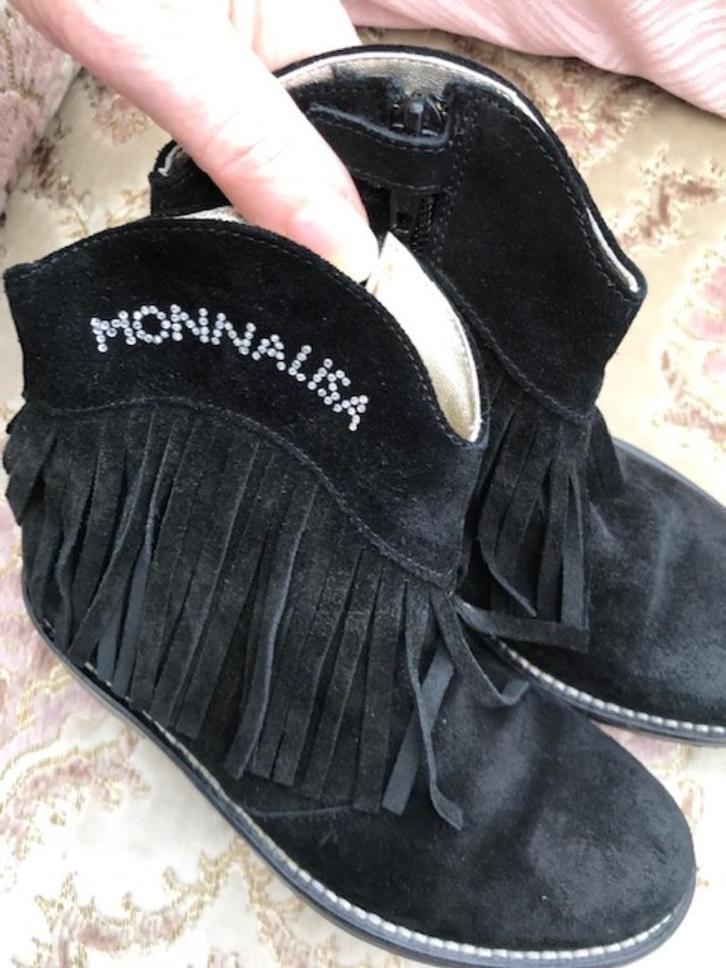 Monnalisa laarsjes Mt 28 met gratis geschenkje, Kinderen en Baby's, Kinderkleding | Schoenen en Sokken, Zo goed als nieuw, Laarzen