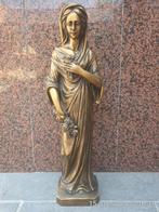Bronzen beeld van een dame, Ophalen, Brons