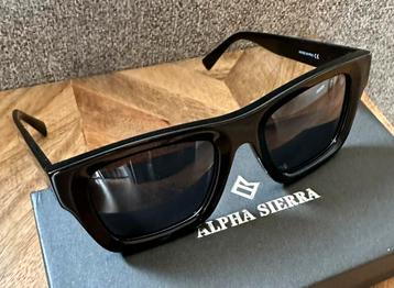 ZONNEBRIL TANK ALPHA SIERRA MET 110€ KORTING! 💯%NIEUW beschikbaar voor biedingen