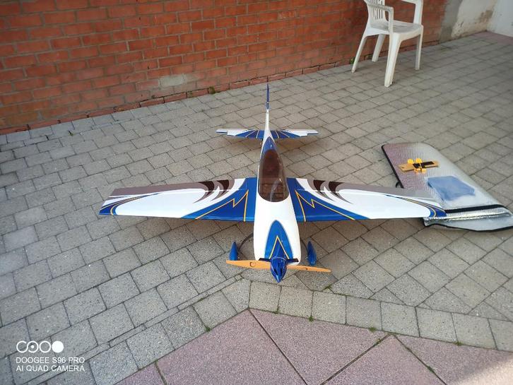 extreme flight extra NG 60, Hobby en Vrije tijd, Modelbouw | Radiografisch | Vliegtuigen, Zo goed als nieuw, Ophalen