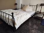 ijzeren bed met 2 nachtkastjes, Huis en Inrichting, Slaapkamer | Bedden, Ophalen
