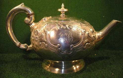 MAPPIN BROTHERS LONDON 19E EEUWSE THEEPOT VAN ZILVERKLEURIG, Antiek en Kunst, Antiek | Zilver en Goud, Ophalen of Verzenden