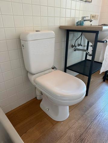 Compleet toilet | Porselein beschikbaar voor biedingen