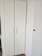 IKEA 2-deurs kledingkast — wit, strakke stijl, Ophalen of Verzenden, Zo goed als nieuw
