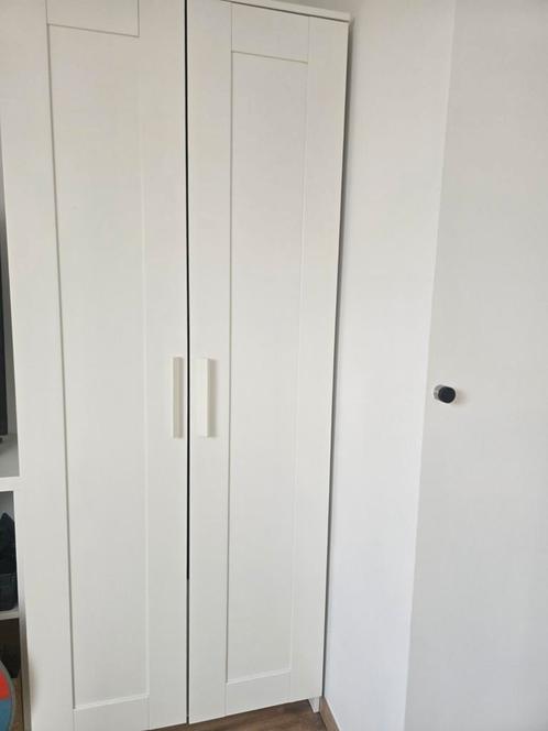 IKEA 2-deurs kledingkast — wit, strakke stijl, Huis en Inrichting, Kasten | Kleerkasten, Zo goed als nieuw, Ophalen of Verzenden