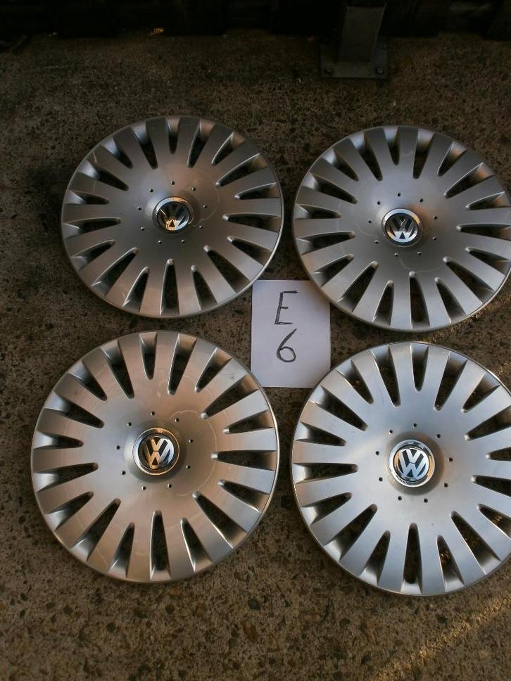 E6/ 4 enjoliveurs origine VW 16 pouces en très bon état, Autos : Divers, Enjoliveurs, Utilisé, Enlèvement ou Envoi
