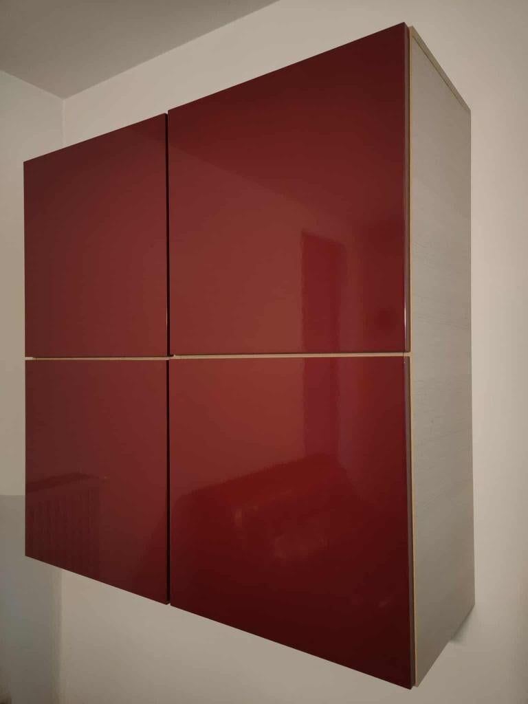 Meuble mural - Rouge - Bois - Etagères, Maison & Meubles, Armoires | Armoires murales, 25 à 50 cm, Avec porte(s), 150 à 200 cm