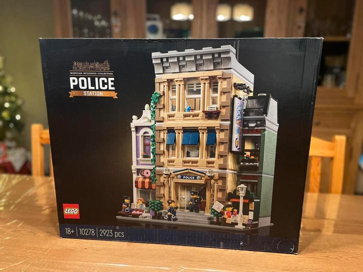 LEGO ICONES 10278 Poste de police - NON OUVERT, Enfants & Bébés, Jouets | Duplo & Lego, Comme neuf, Lego, Enlèvement