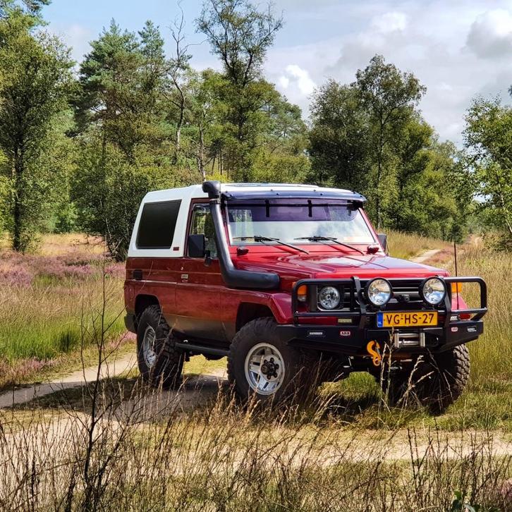 Toyota Landcruiser 4.2 HZJ 73 nieuwe apk, Autos, Toyota, Particulier, Landcruiser, 4x4, Verrouillage central, Toit ouvrant, Radio