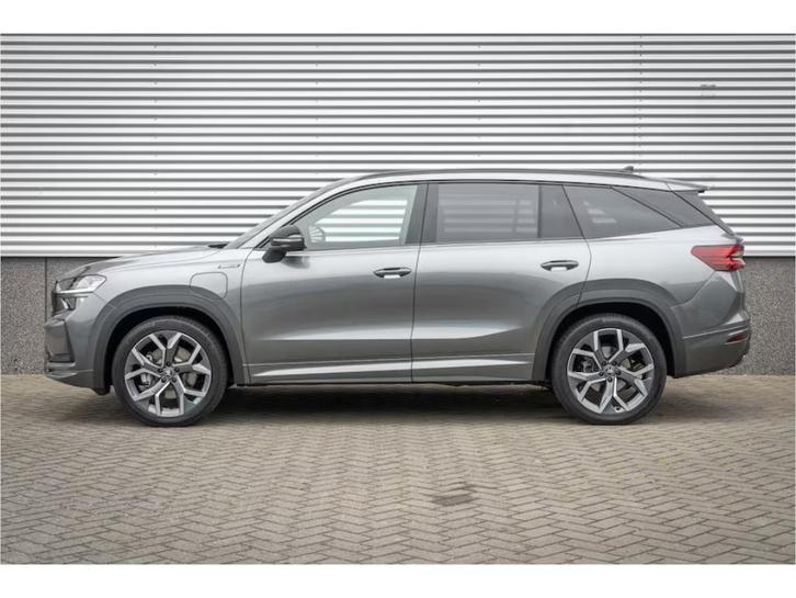 NEW KODIAQ IV PLUG IN SPORTLINE DCC/TREKH/20/SAFEXL/NAVI-24%, Auto's, Skoda, Bedrijf, Te koop, Kodiaq, Achteruitrijcamera, Adaptieve lichten