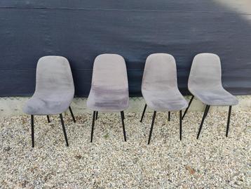 4 grijze stoelen
