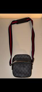 Gucci tas, Handtassen en Accessoires, Tassen | Schoudertassen, Ophalen of Verzenden, Zo goed als nieuw, Zwart