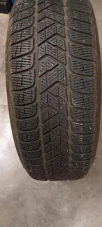 Winterbanden Pirelli Scorpion 215/70/R16, Auto-onderdelen, Ophalen, Winterbanden