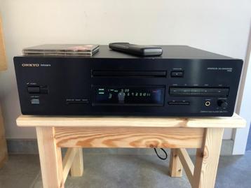zeer mooie ONKYO integra DX-7711 cdspeler  beschikbaar voor biedingen